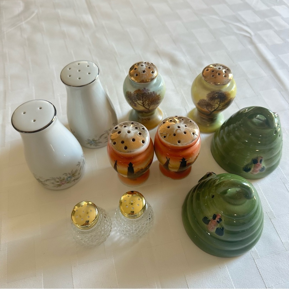 Vintage Ceramic Salt and Pepper Shaker Set